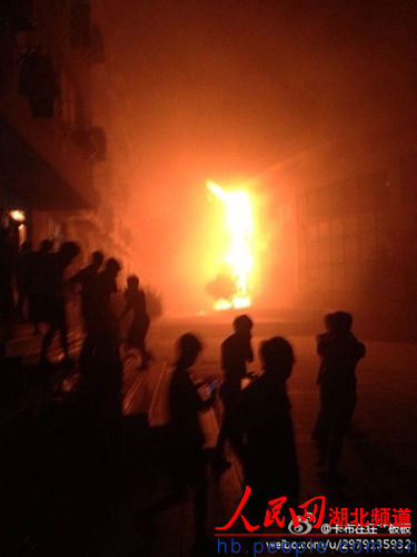 武汉汉口学院凌晨发生火灾 无人员伤亡