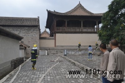 架设水枪阵地