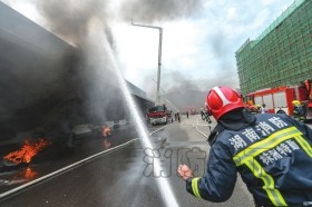 长株潭三地消防在株洲开展跨区域灭火救援演习