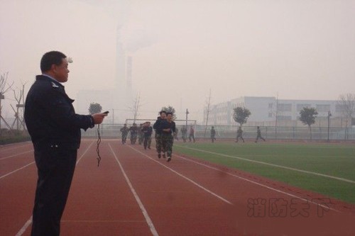 山东日照港消防大队掀起冬季练兵热潮