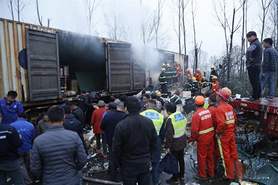 京港澳高速湖南段爆炸事故已致5死20伤 